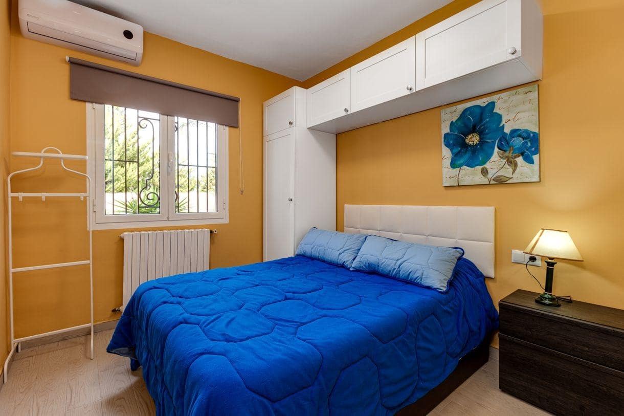 Chalet de 5 habitaciones en Torrevieja en venta con piscina garaje - 850.000 € (Ref: 10162896)