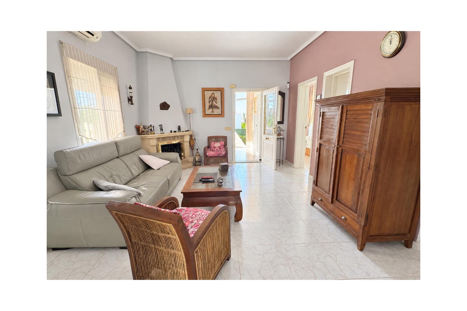 2 bedroom Villa for sale in Pueblo Bravo with pool garage - € 360,000 (Ref: 10163255)