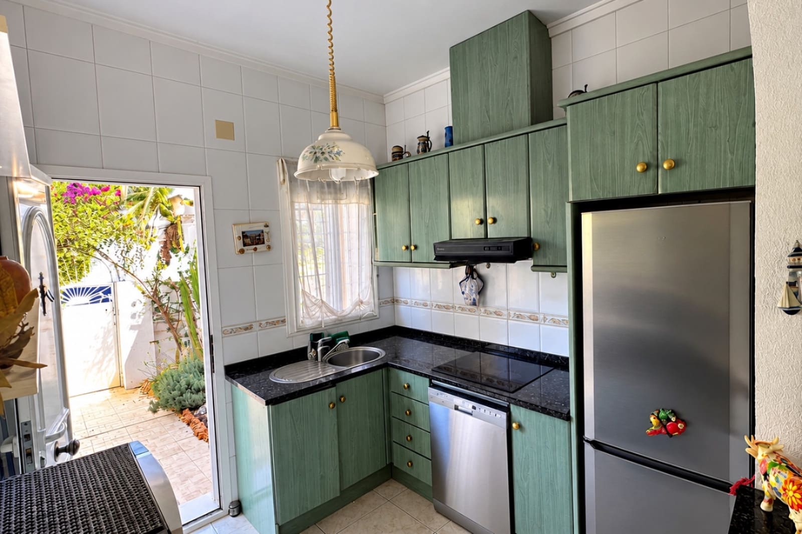 2 bedroom Villa for sale in Pueblo Bravo with pool garage - € 360,000 (Ref: 10163255)