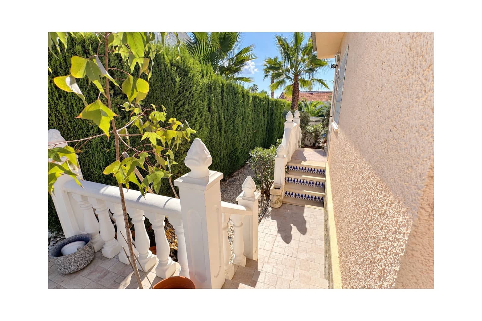 2 bedroom Villa for sale in Pueblo Bravo with pool garage - € 360,000 (Ref: 10163255)