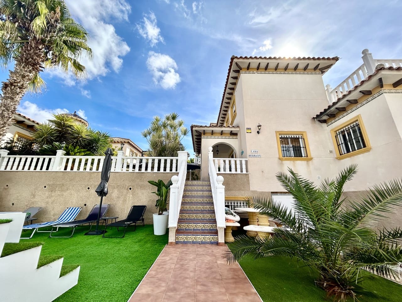 4 Zimmer Villa zu verkaufen in Villamartin mit Pool Garage - 429.900 € (Ref: 10164714)