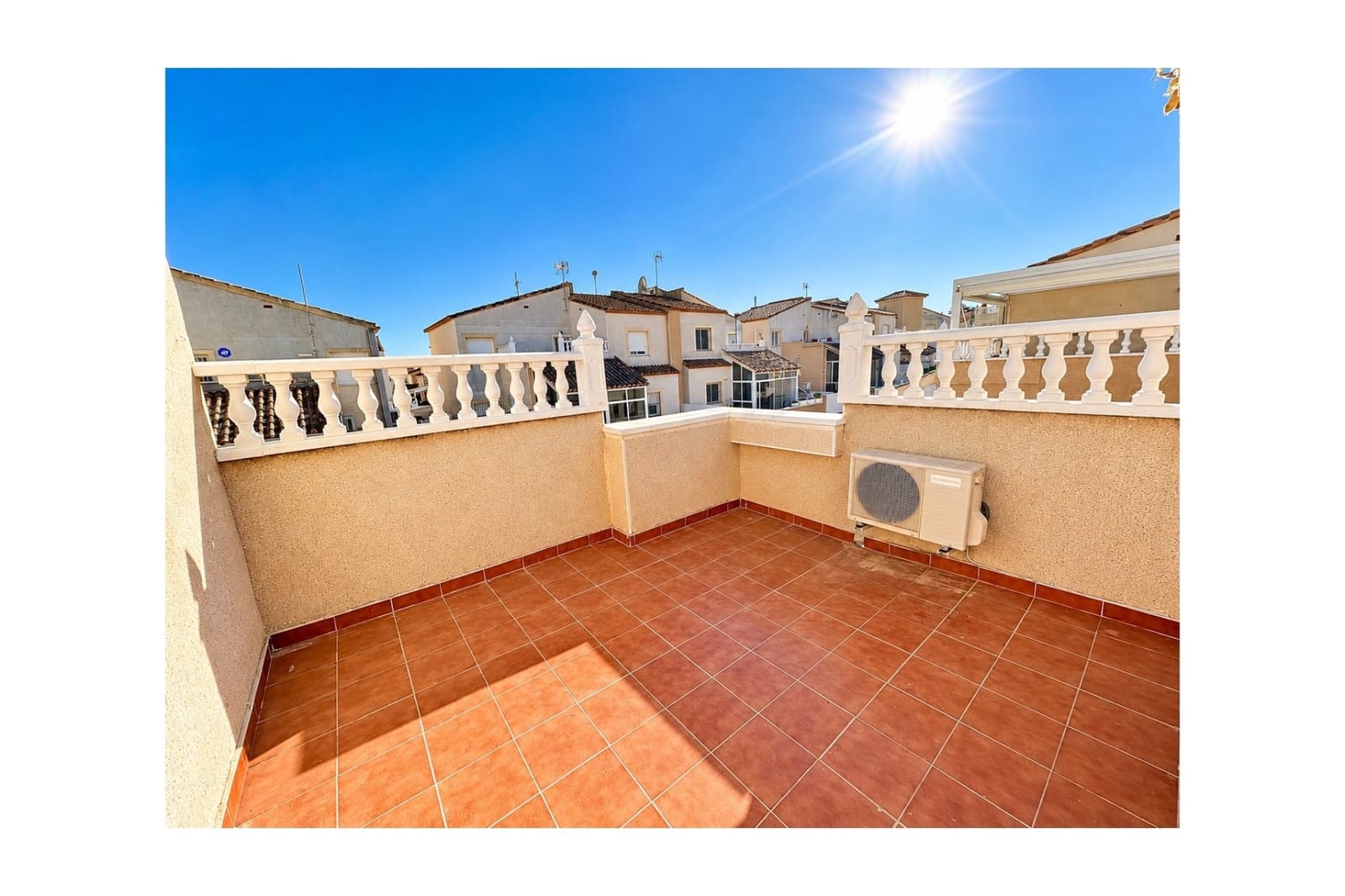 3 chambre Maison de Ville à vendre à Montebello avec piscine garage - 175 000 € (Ref: 10165092)