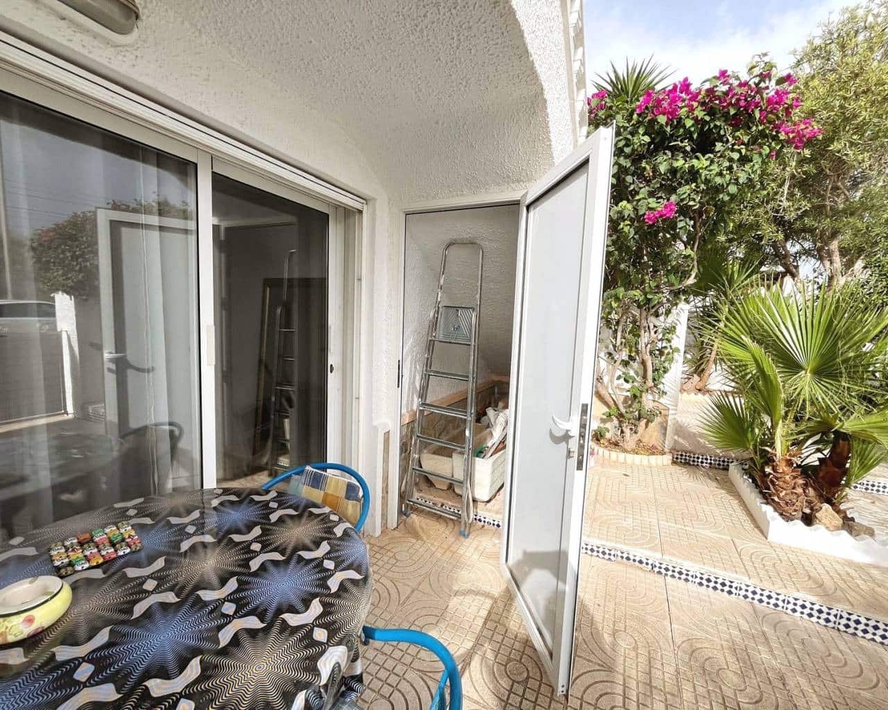 3 soverom Kjedet enebolig til salgs i Ciudad Quesada med svømmebasseng - € 255 000 (Ref: 10175651)