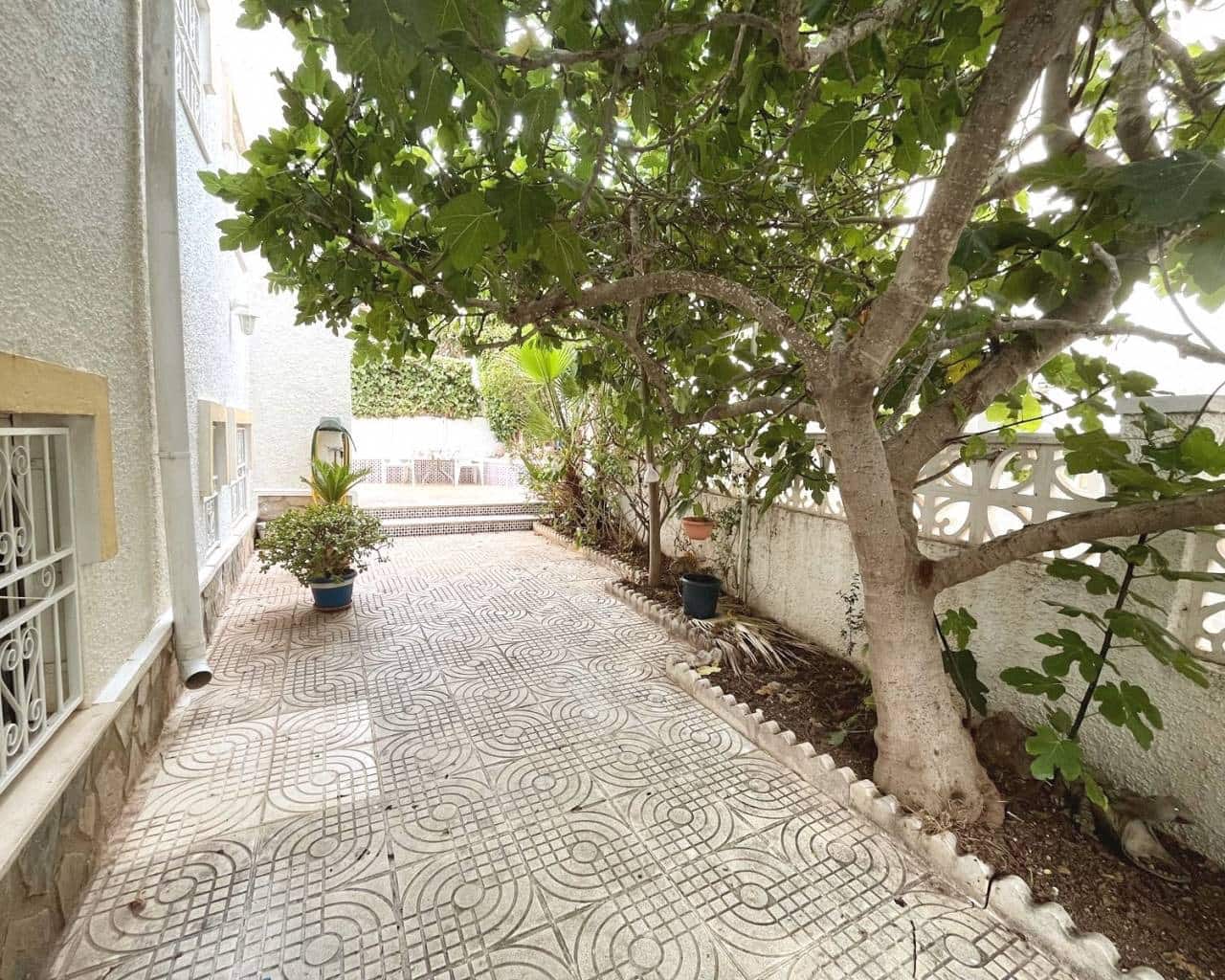 3 soverom Kjedet enebolig til salgs i Ciudad Quesada med svømmebasseng - € 255 000 (Ref: 10175651)