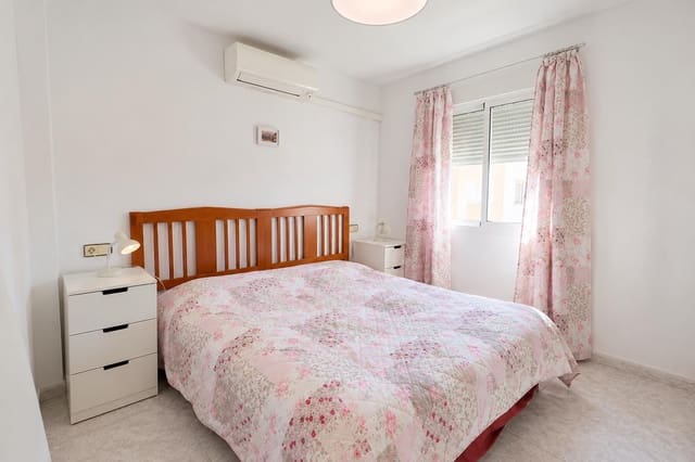 Bungalow de 2 habitaciones en El Chaparral, Torrevieja en venta con piscina - 135.000 € (Ref: 10183699)