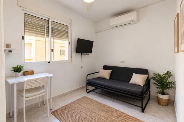 Bungalow de 2 habitaciones en El Chaparral, Torrevieja en venta con piscina - 135.000 € (Ref: 10183699)