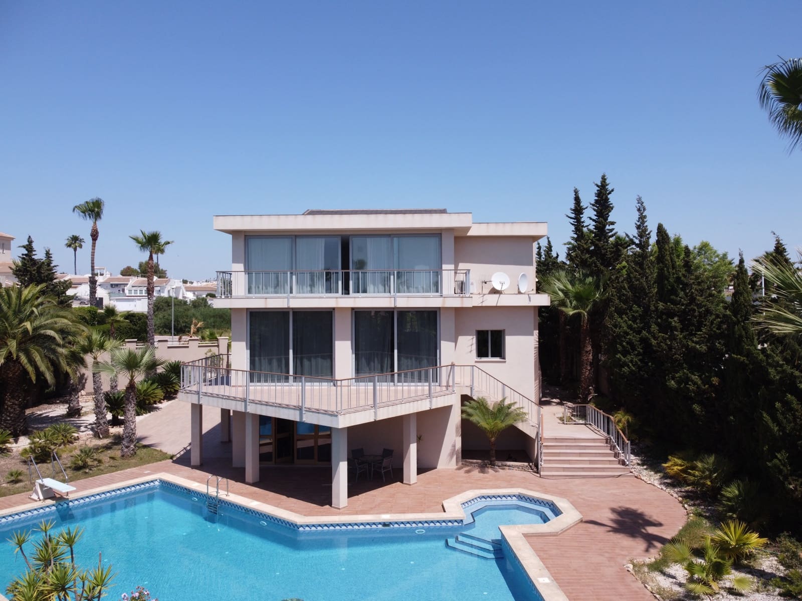 4 soverom Villa til salgs i Pueblo Bravo med svømmebasseng - € 840 000 (Ref: 6838745)