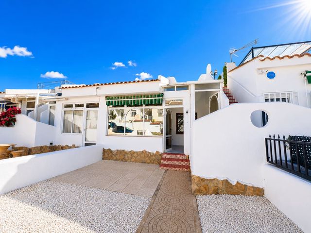 2 slaapkamer Bungalow te koop in Ciudad Quesada, Rojales met zwembad - € 149.950 (Ref: 7808664)