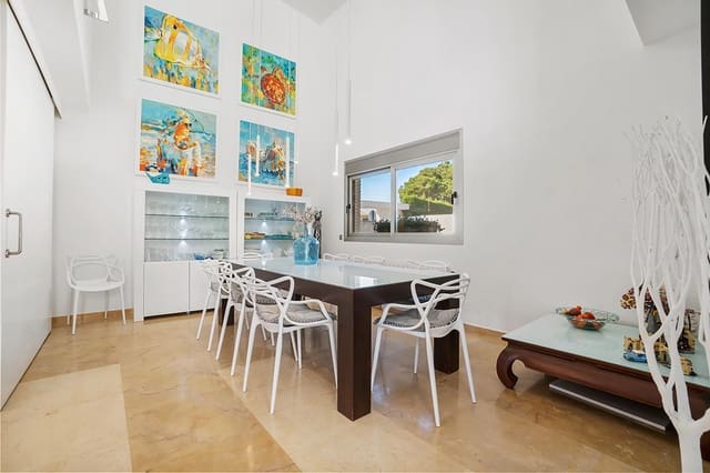 4 soveværelse Villa til salg i Alicante by med swimmingpool - € 999.900 (Ref: 7887739)