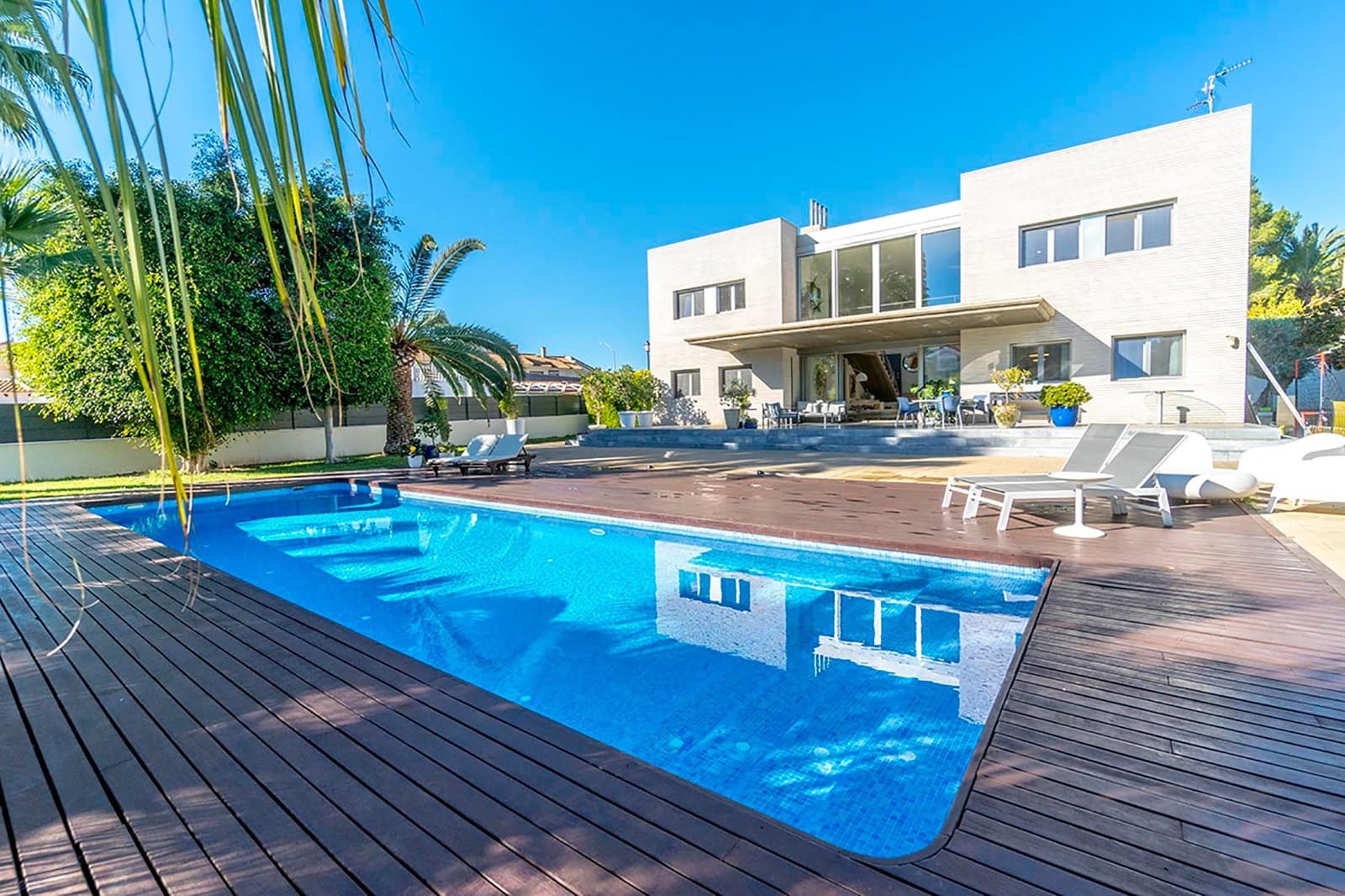 4 soveværelse Villa til salg i Alicante by med swimmingpool - € 999.900 (Ref: 7887739)