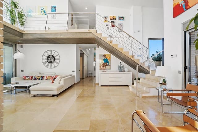 4 soveværelse Villa til salg i Alicante by med swimmingpool - € 999.900 (Ref: 7887739)