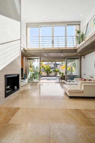 4 soveværelse Villa til salg i Alicante by med swimmingpool - € 999.900 (Ref: 7887739)