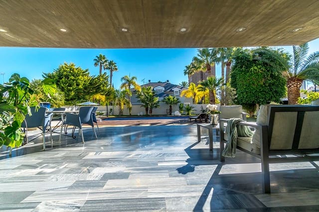 4 soveværelse Villa til salg i Alicante by med swimmingpool - € 999.900 (Ref: 7887739)