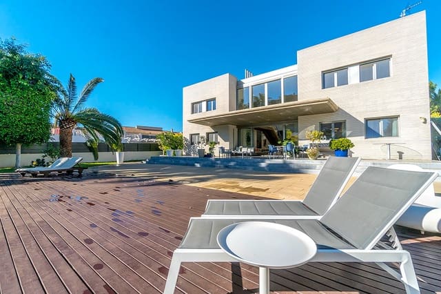 4 soveværelse Villa til salg i Alicante by med swimmingpool - € 999.900 (Ref: 7887739)