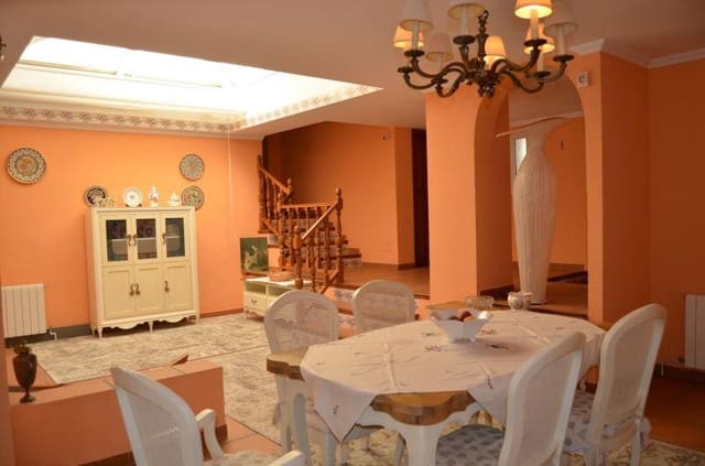 4 makuuhuone Huvila myytävänä paikassa Dehesa de Campoamor, Orihuela mukana uima-altaan - 990 000 € (Ref: 7933523)