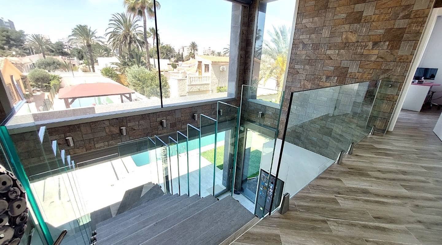 3 Zimmer Villa zu verkaufen in Torrevieja mit Pool - 709.000 € (Ref: 8052985)