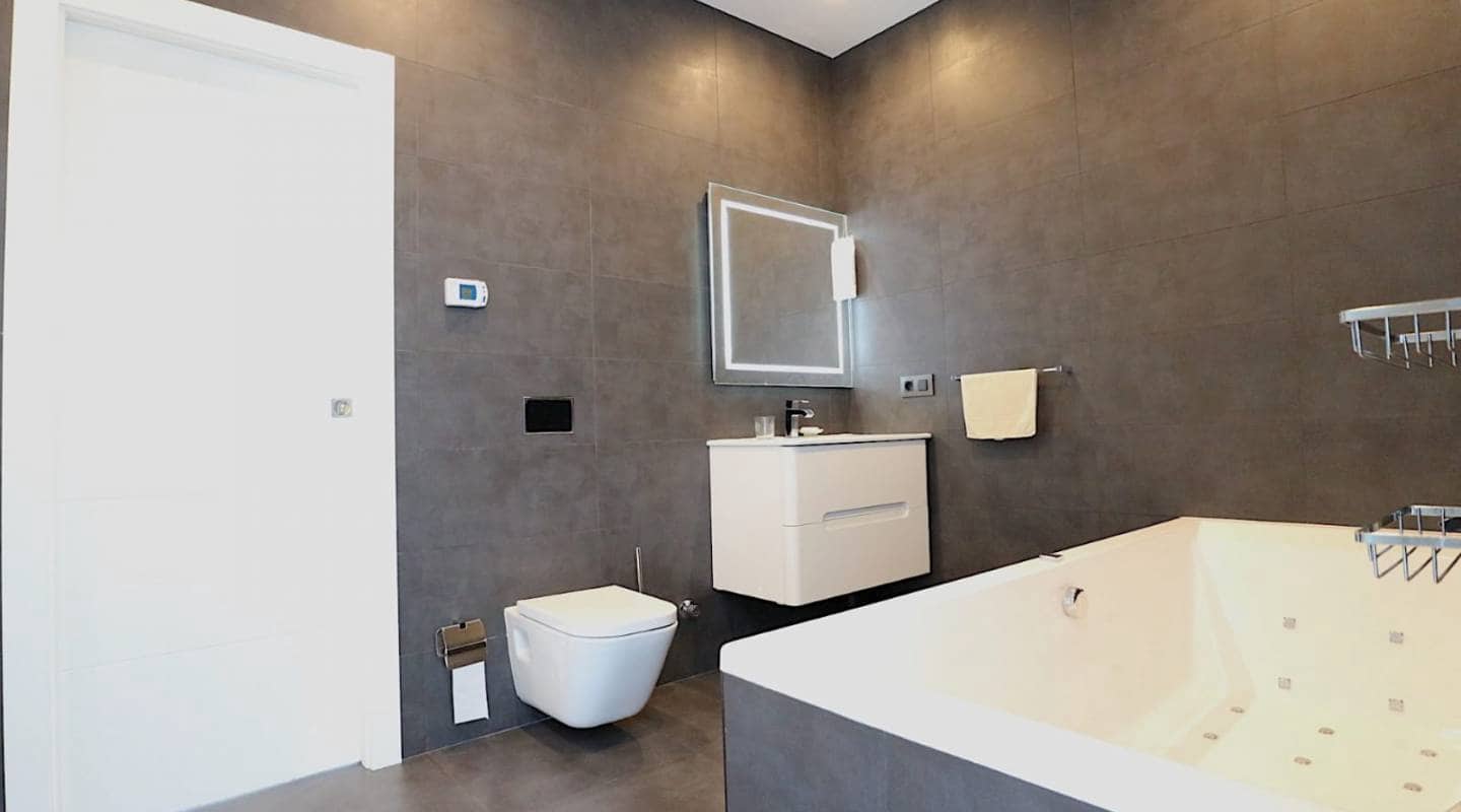 3 Zimmer Villa zu verkaufen in Torrevieja mit Pool - 709.000 € (Ref: 8052985)