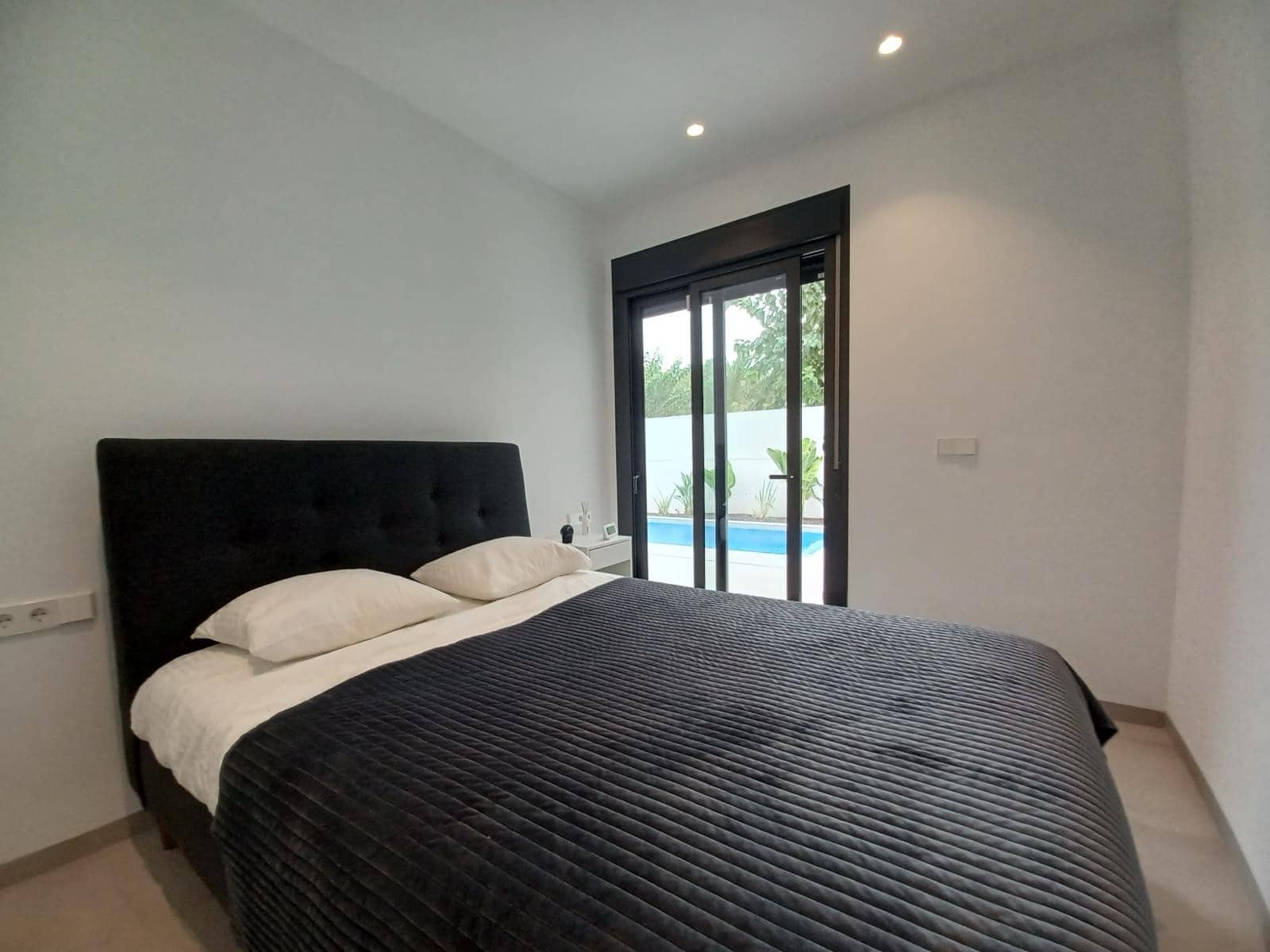 Chalet de 3 habitaciones en Pilar de la Horadada en venta con piscina - 379.000 € (Ref: 8311544)