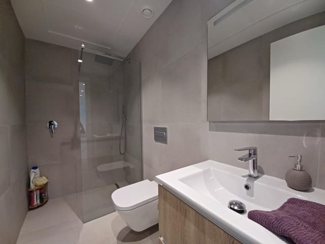 Chalet de 3 habitaciones en Pilar de la Horadada en venta con piscina - 379.000 € (Ref: 8311544)