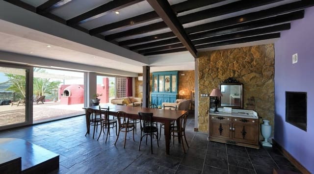 4 bedroom Villa for sale in San Miguel de Salinas with pool garage - € 1,745,000 (Ref: 8417469)