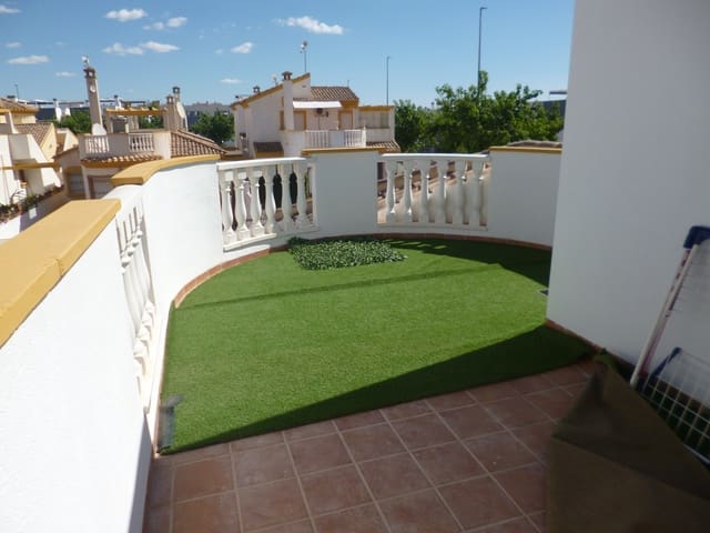Chalet de 4 habitaciones en Pilar de la Horadada en venta con piscina - 375.000 € (Ref: 8417474)