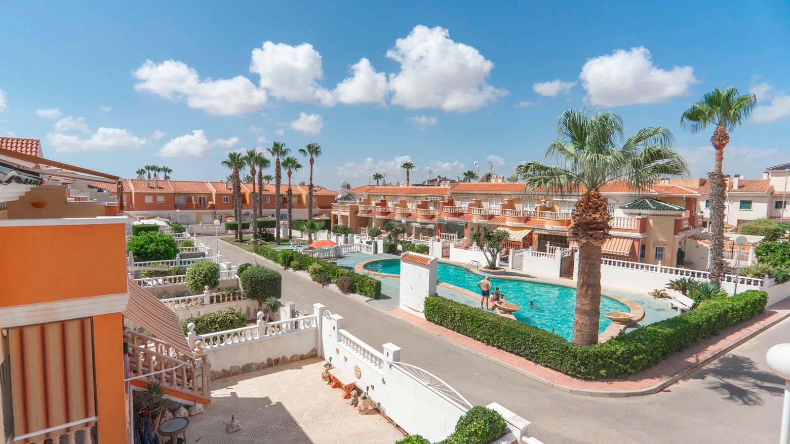 3 bedroom Semi-detached Villa for sale in Dona Pepa with pool - € 279,950 (Ref: 8418184)