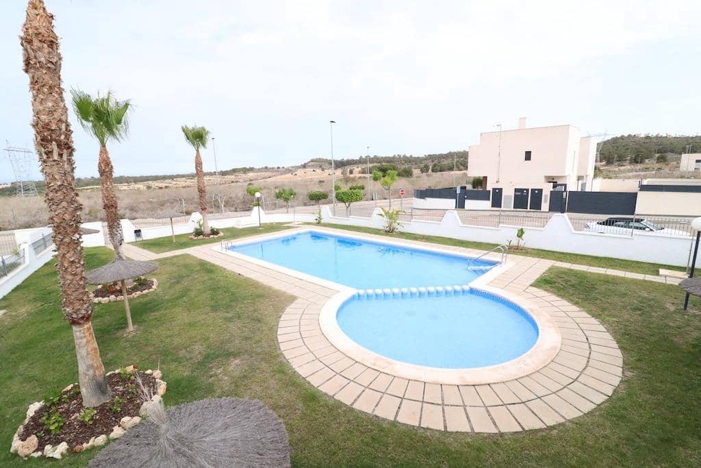 Casa de 3 habitaciones en San Miguel de Salinas en venta con piscina garaje - 229.000 € (Ref: 8489167)