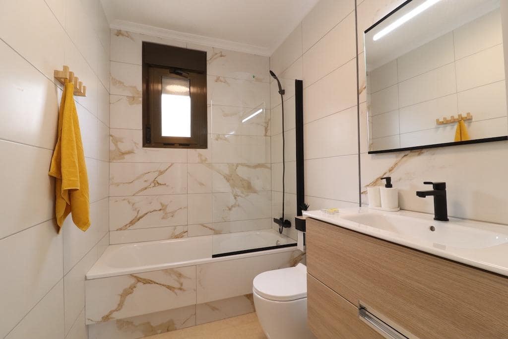 Casa de 3 habitaciones en San Miguel de Salinas en venta con piscina garaje - 229.000 € (Ref: 8489167)