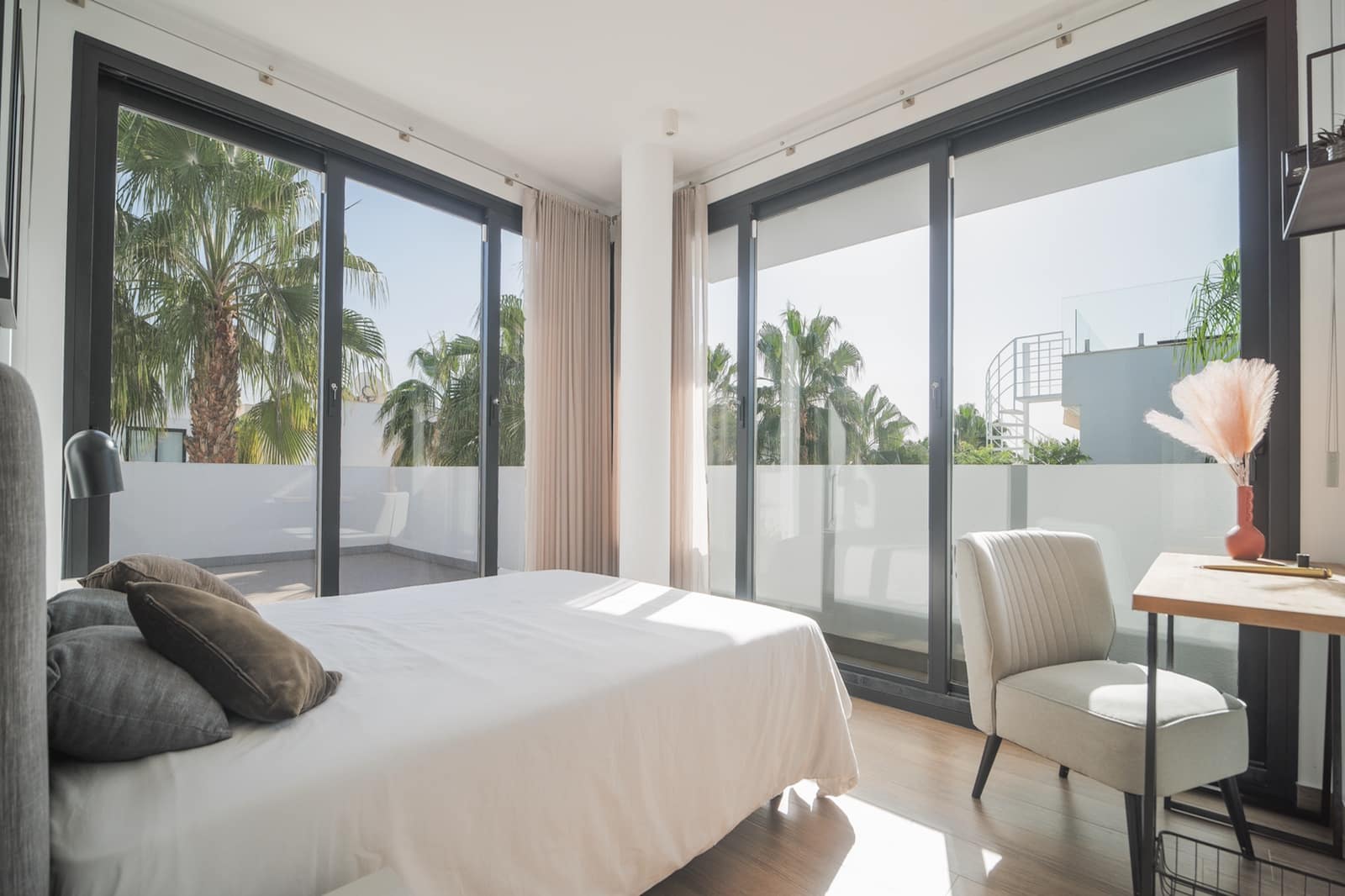 3 bedroom Villa for sale in Pueblo Bravo with pool - € 650,000 (Ref: 8598612)