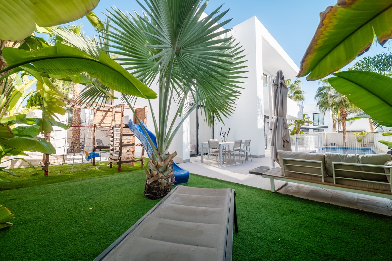 3 bedroom Villa for sale in Pueblo Bravo with pool - € 650,000 (Ref: 8598612)