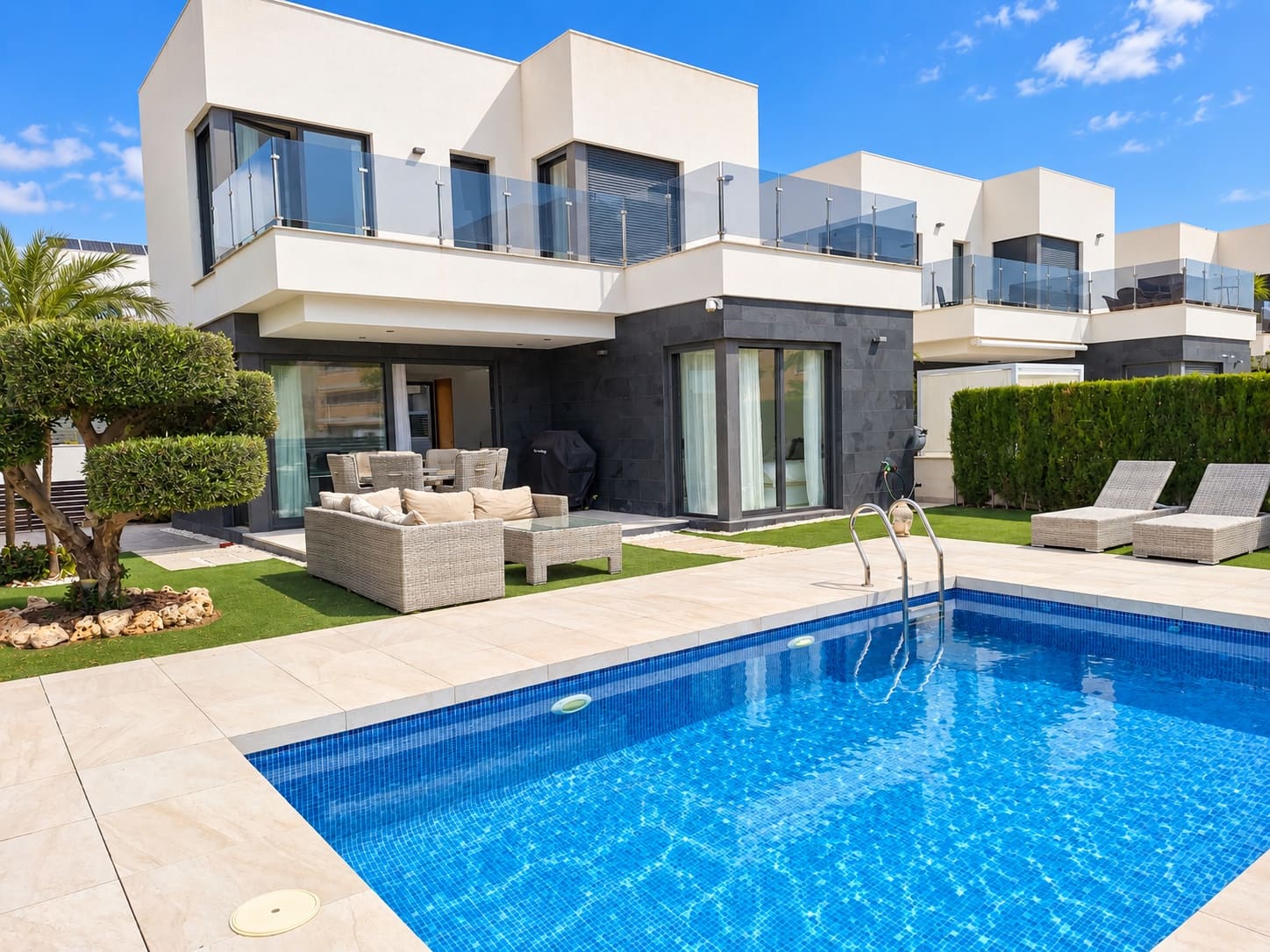 3 slaapkamer Villa te koop in El Raso met zwembad - € 495.000 (Ref: 8618759)