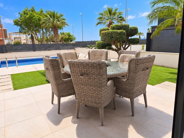 3 soveværelse Villa til salg i El Raso, Guardamar del Segura med swimmingpool - € 495.000 (Ref: 8618759)