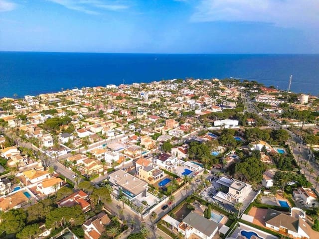 5 bedroom Villa for sale in Cabo Roig, Orihuela with pool - € 1,995,000 (Ref: 8625484)