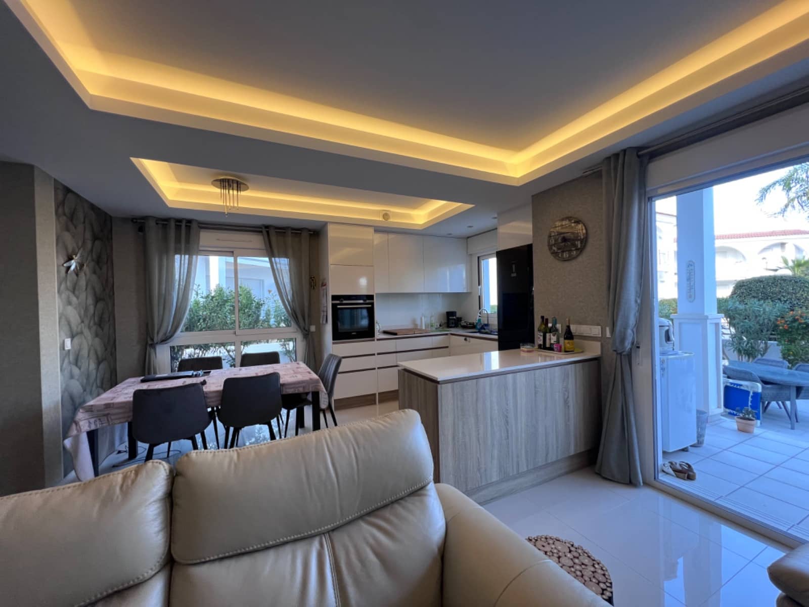 2 bedroom Apartment for sale in Pueblo Bravo with pool - € 325,000 (Ref: 8639877)