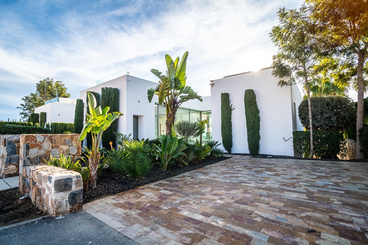 4 bedroom Villa for sale in Las Colinas Golf with pool - € 950,000 (Ref: 8685434)