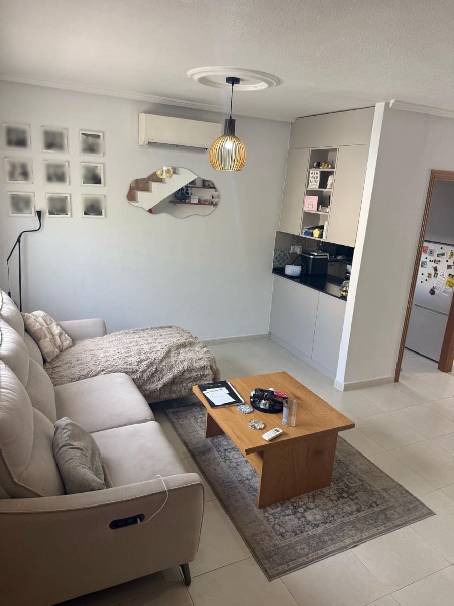 Pareado de 3 habitaciones en La Marquesa en venta con piscina - 239.950 € (Ref: 8736480)