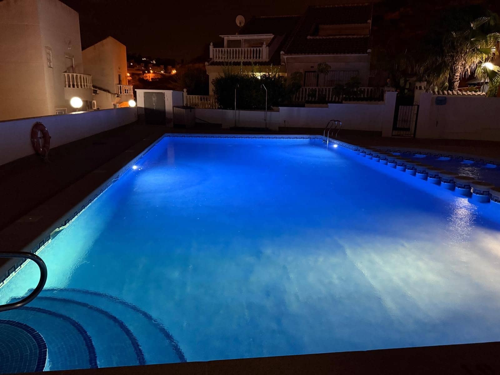 Pareado de 3 habitaciones en La Marquesa en venta con piscina - 239.950 € (Ref: 8736480)