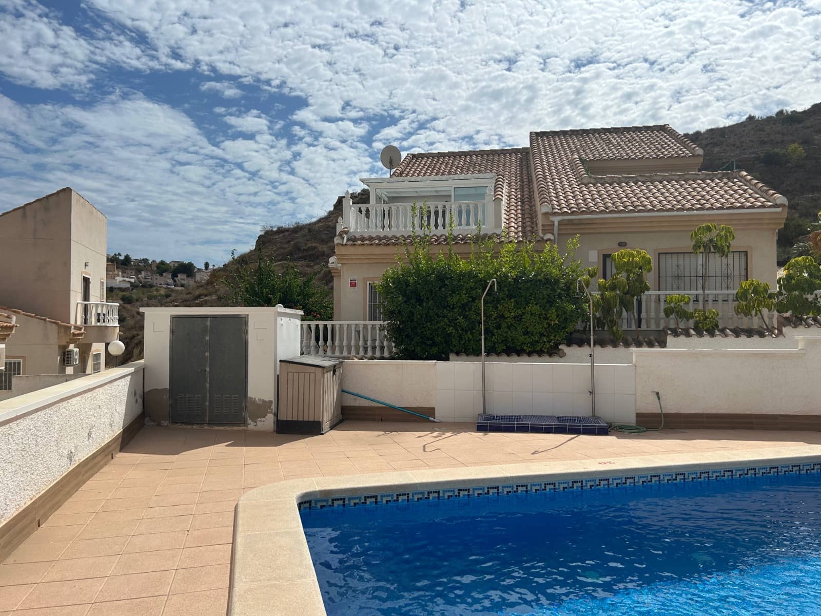 Pareado de 3 habitaciones en La Marquesa en venta con piscina - 239.950 € (Ref: 8736480)
