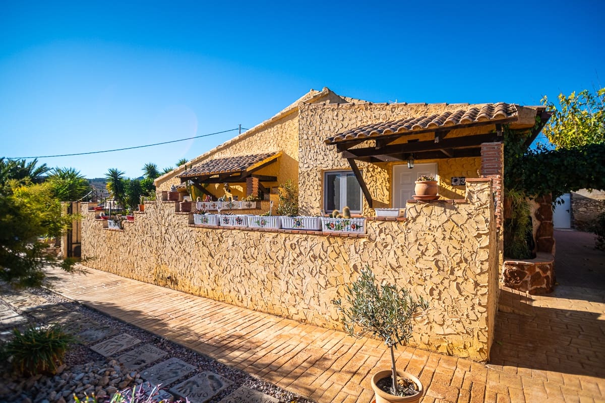 6 soveværelse Finca/Landehus til salg i Hondon de las Nieves med swimmingpool - € 850.000 (Ref: 8765141)