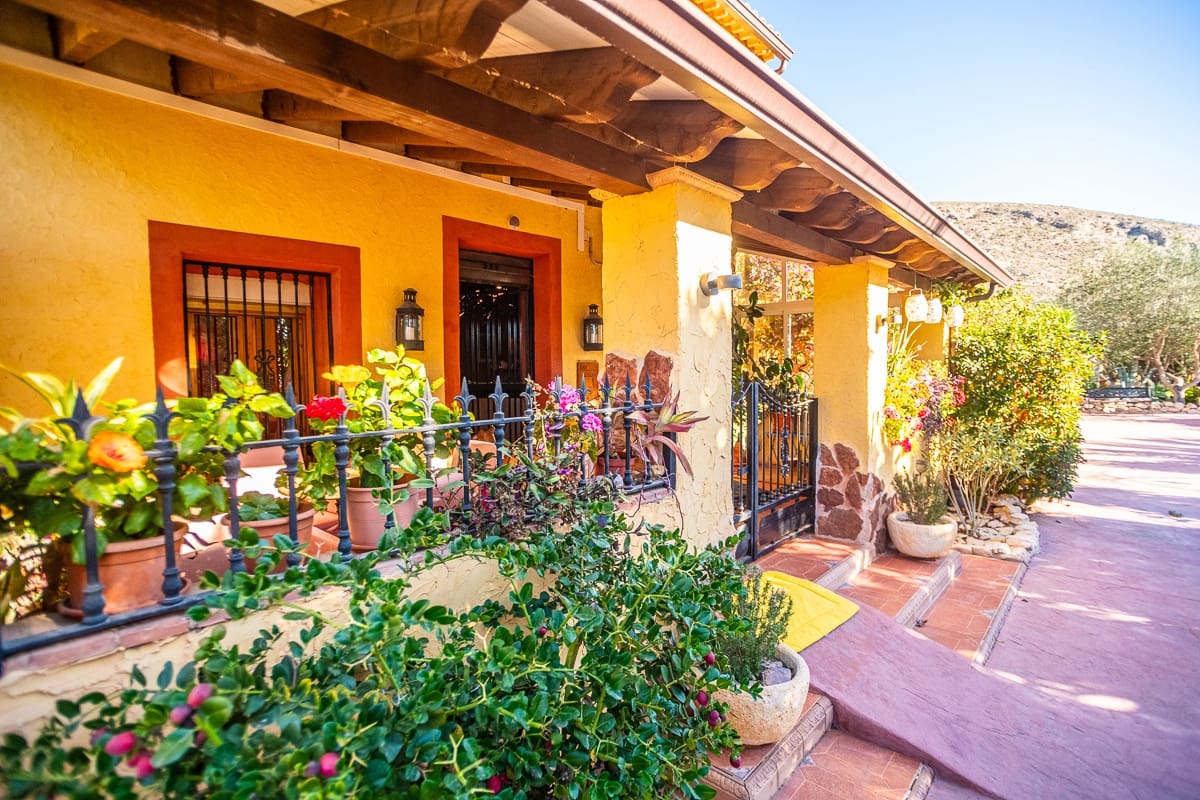 6 soveværelse Finca/Landehus til salg i Hondon de las Nieves med swimmingpool - € 850.000 (Ref: 8765141)