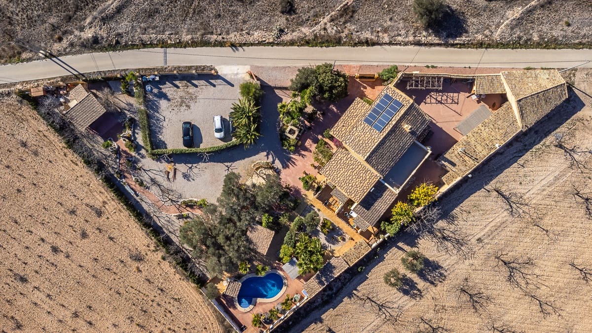 6 soveværelse Finca/Landehus til salg i Hondon de las Nieves med swimmingpool - € 850.000 (Ref: 8765141)