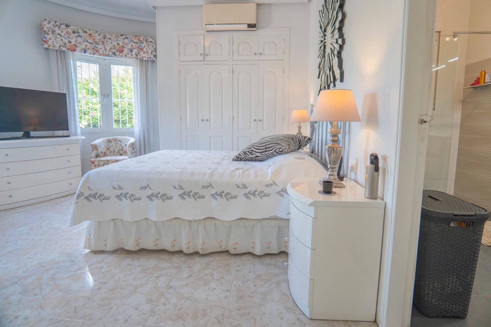 Chalet de 5 habitaciones en Ciudad Quesada en venta con piscina - 845.000 € (Ref: 8845903)