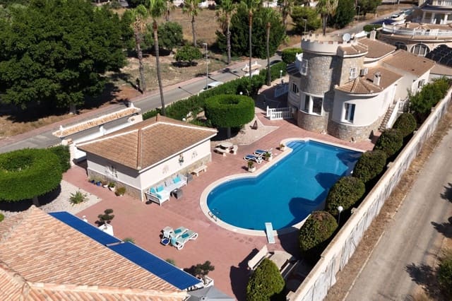 Chalet de 5 habitaciones en Ciudad Quesada, Rojales en venta con piscina - 845.000 € (Ref: 8845903)