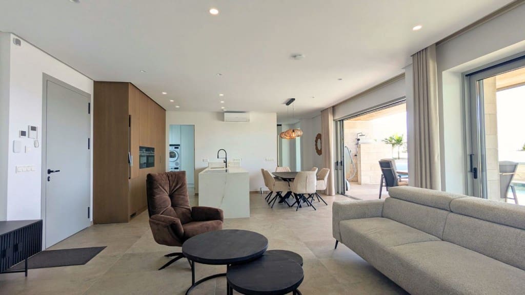 4 soveværelse Villa til salg i Benijofar med swimmingpool garage - € 1.495.000 (Ref: 8847244)