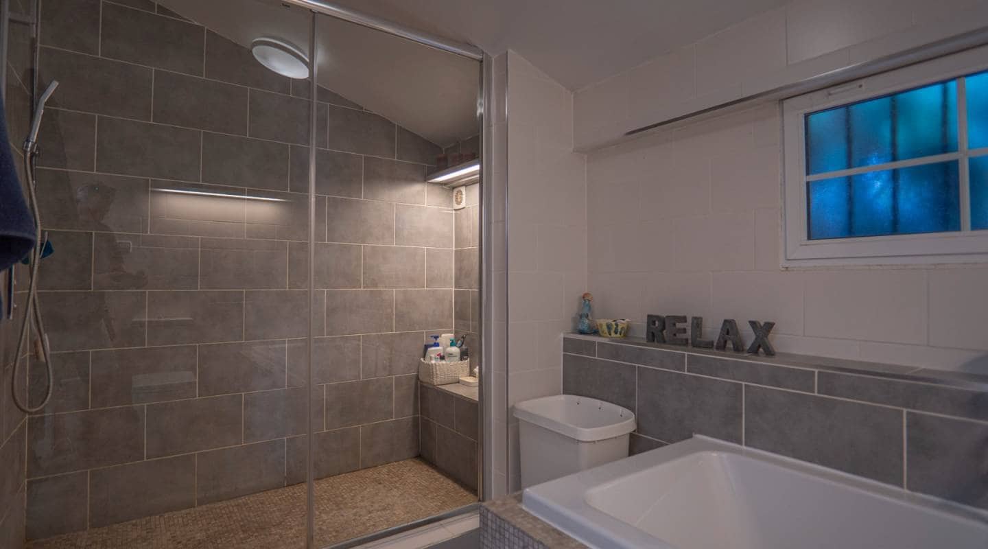 6 soveværelse Villa til salg i Almoradi med swimmingpool - € 650.000 (Ref: 8868544)