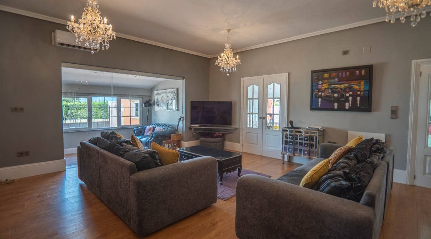 6 soveværelse Villa til salg i Almoradi med swimmingpool - € 650.000 (Ref: 8868544)