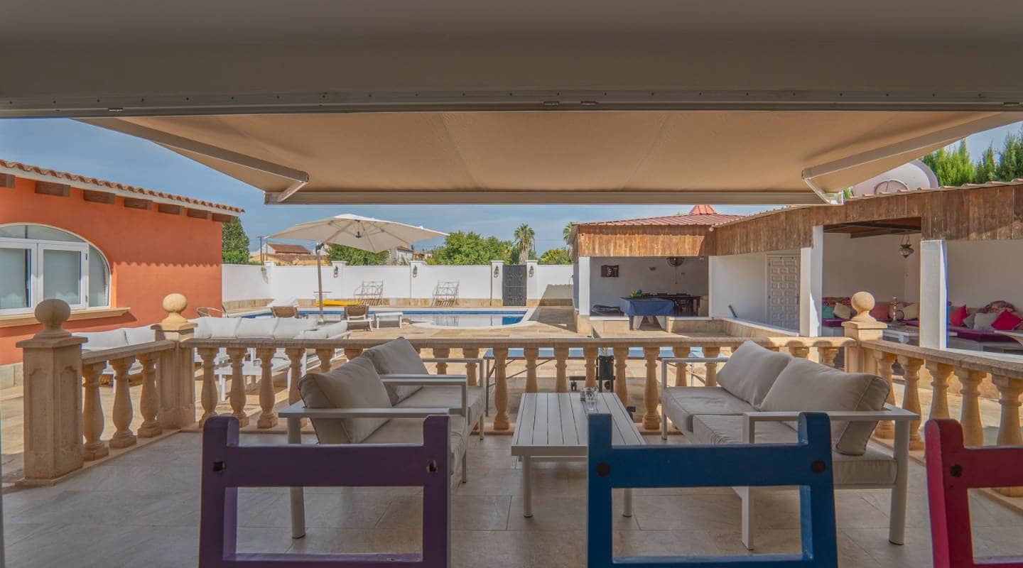 6 soveværelse Villa til salg i Almoradi med swimmingpool - € 650.000 (Ref: 8868544)