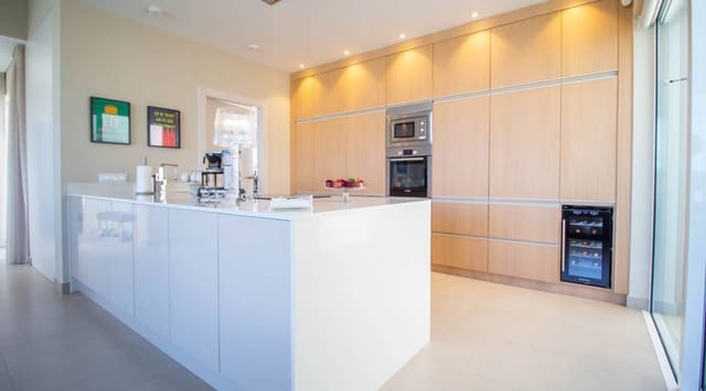 3 slaapkamer Villa te koop in Pinar de Campoverde, Pilar de la Horadada met zwembad - € 665.000 (Ref: 8868545)