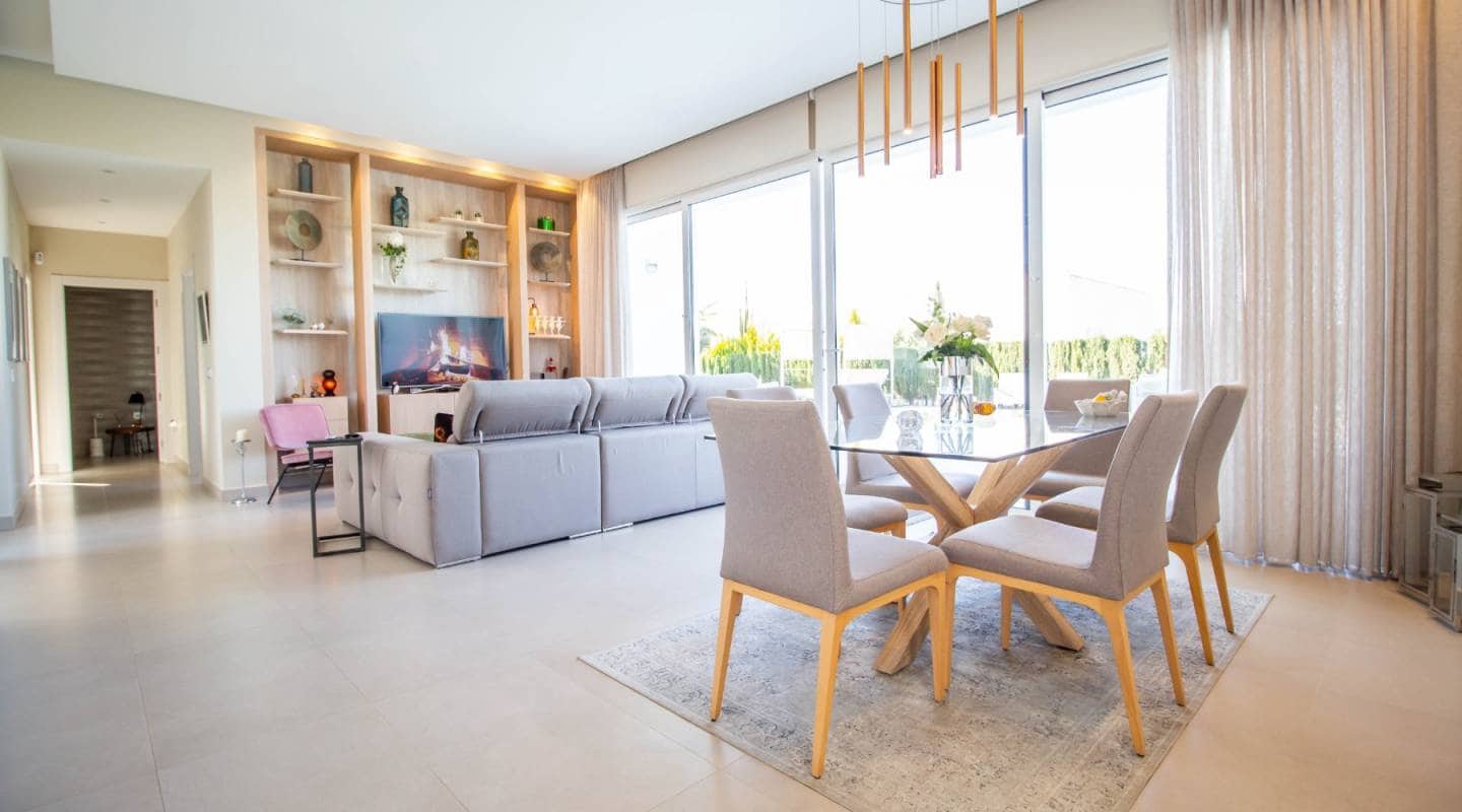 3 makuuhuone Huvila myytävänä paikassa Pinar de Campoverde mukana uima-altaan - 665 000 € (Ref: 8868545)