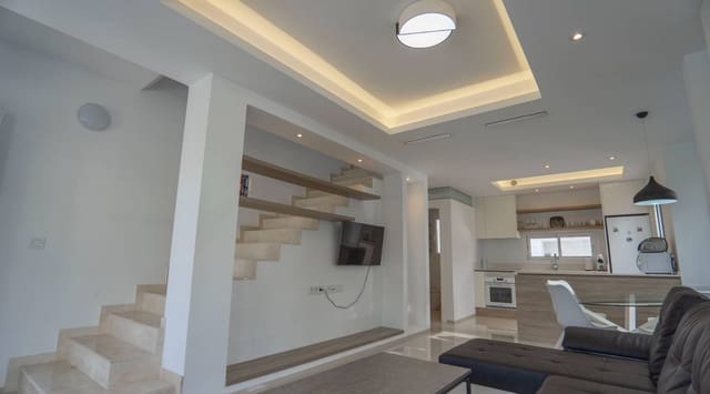 2 soveværelse Semi-Rækkehus til salg i Ciudad Quesada, Rojales med swimmingpool garage - € 315.000 (Ref: 8868547)